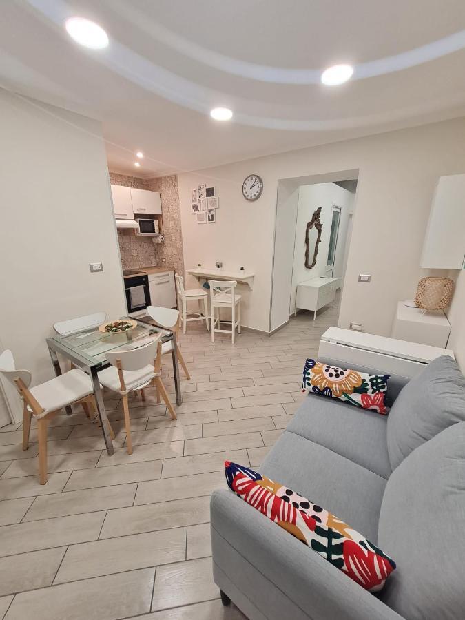 Palizzi'S Home Behind Plebiscite Square ナポリ エクステリア 写真
