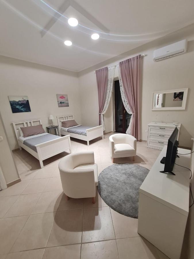 Palizzi'S Home Behind Plebiscite Square ナポリ エクステリア 写真